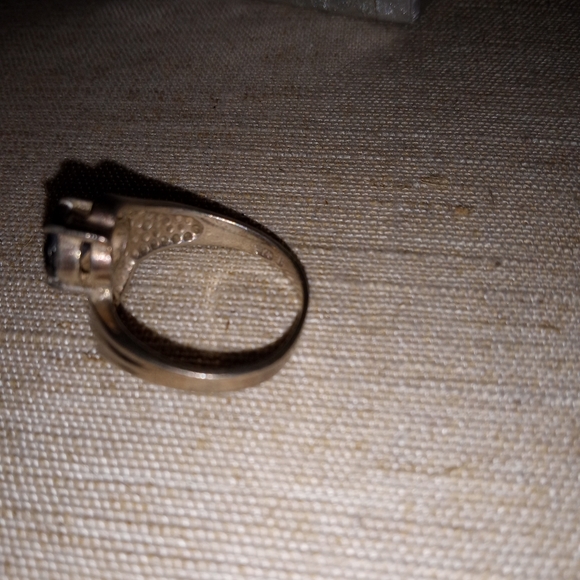 Woman's Size 7 .925 Silver Garnet Solitaire Ring - Picture 2 of 3